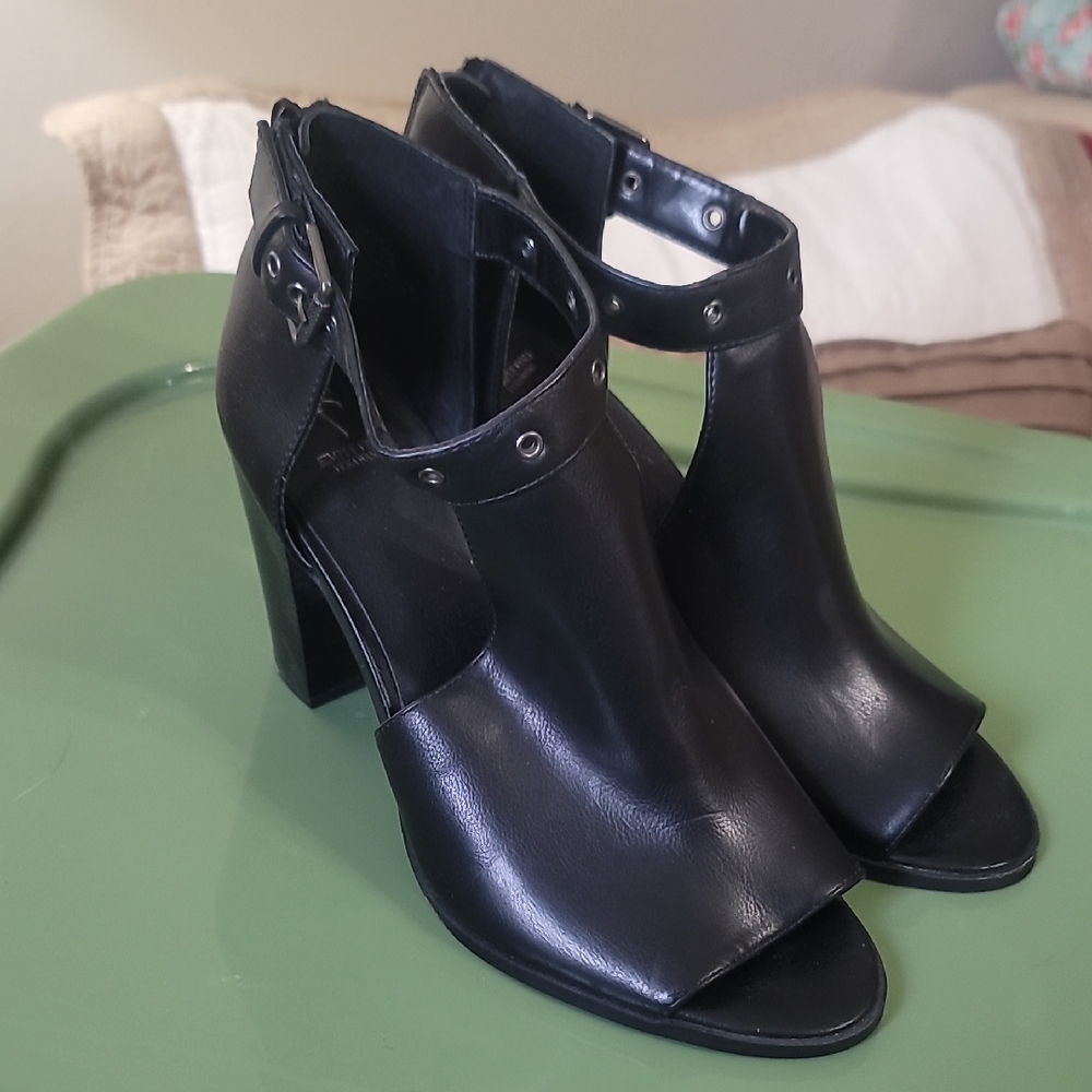 Simply Vera Vera Wang Black Heeled Sandals
